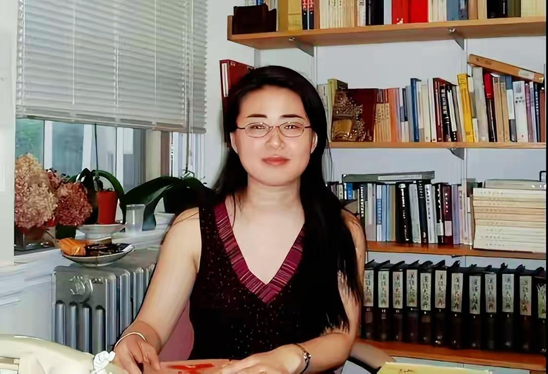 1999年，28岁的北大才女田晓菲嫁给自己的美国导师，父母气的咬牙切齿，但田晓菲