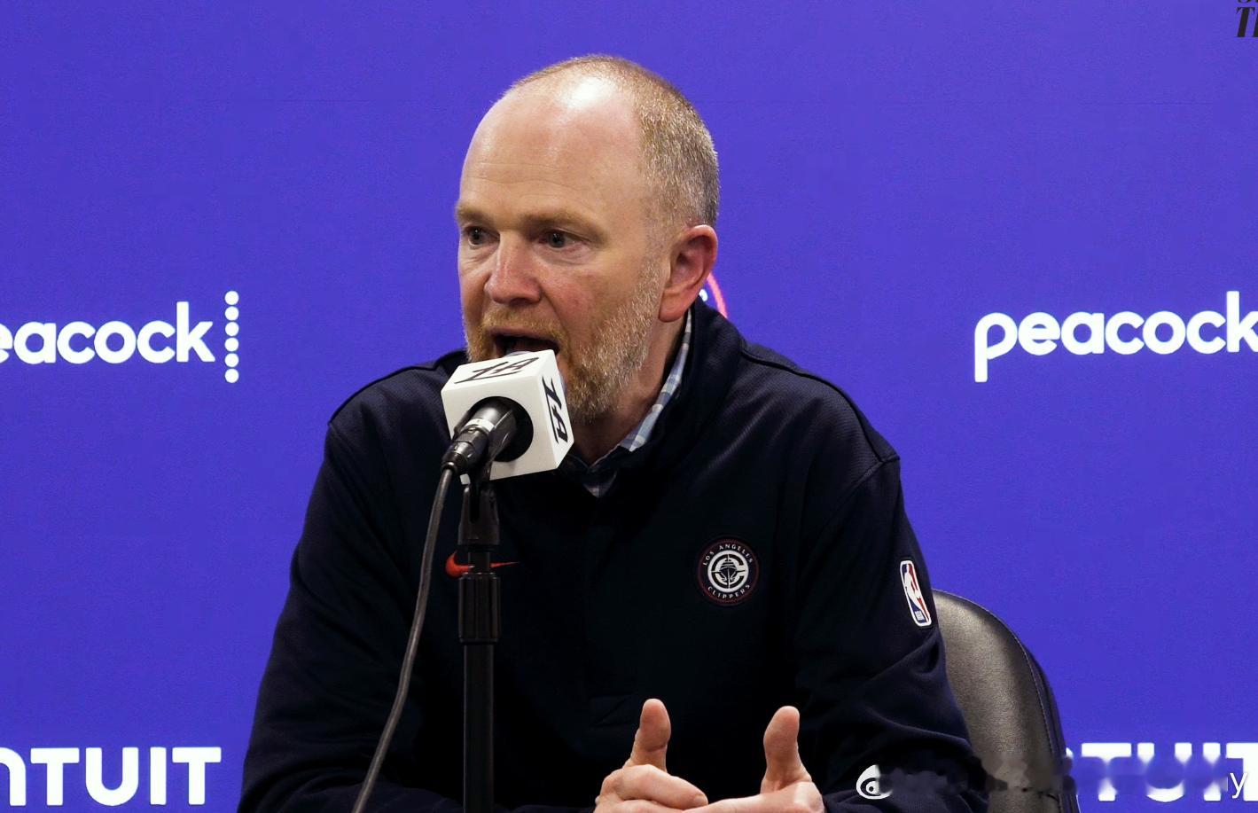 劳伦斯：自从我们动了哈登和祖巴茨之后，外界就一直在猜：我们是不是不再围绕小卡了。