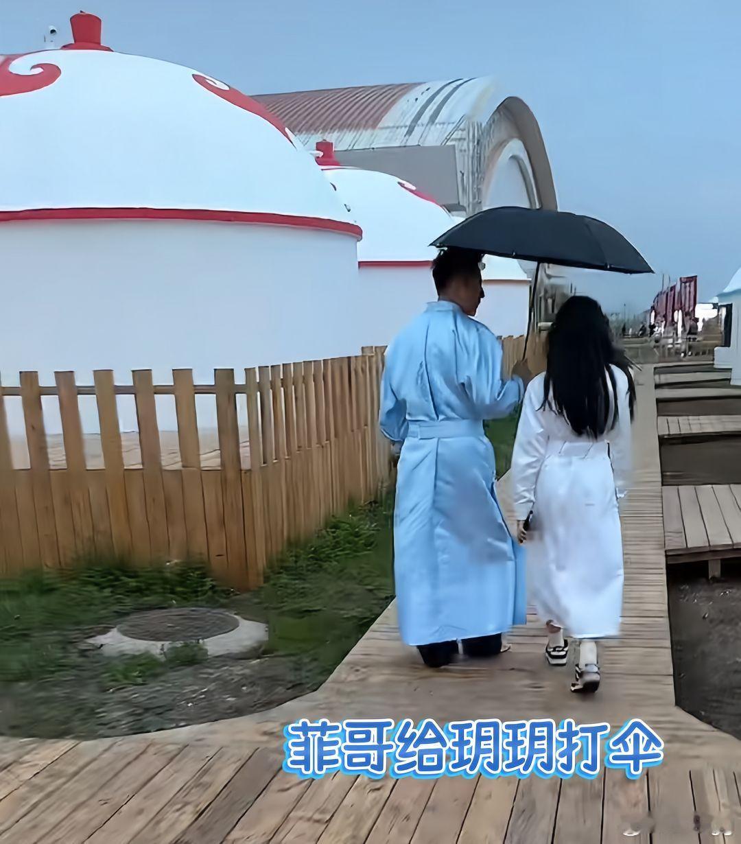 弟弟小霖霖，姐姐小玥玥终于回来了。弟弟又帅了，又调皮了。姐姐又高了，又长大了。孩