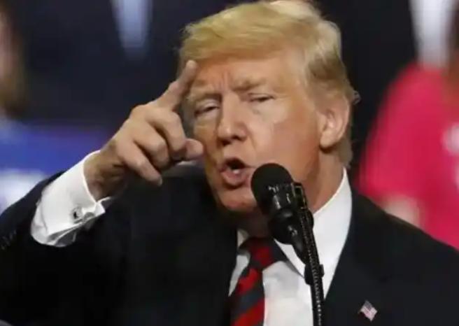 特朗普今天在社交平台发布视频说：“俄罗斯现在愿意重新使用美元进行贸易，而不再使用