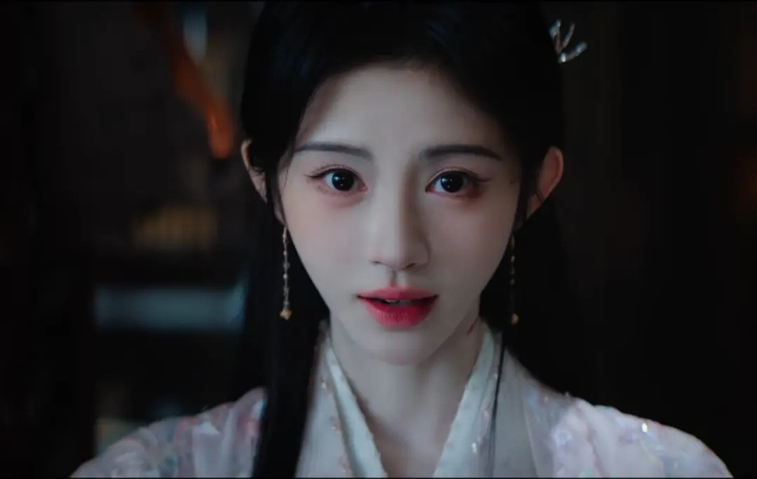 鞠婧祎为什么像敷了一层假面？