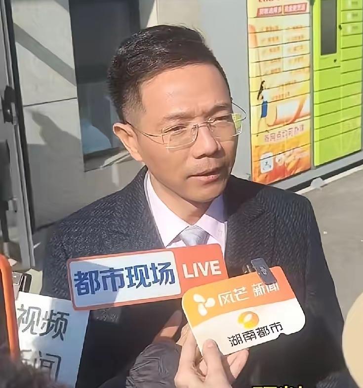 找人殴打李圣律师的王某晶被判一年九个月，她在里面压力大不大？头发都白了！这次出庭