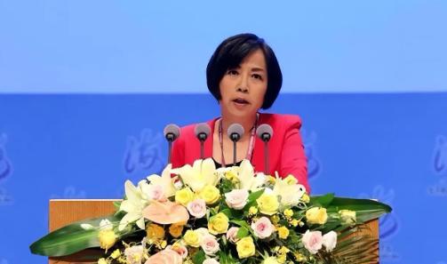 黄智贤喊了这么多年"统一"，最后大陆自己把她请出局了。不是因为她说错了什么，而是