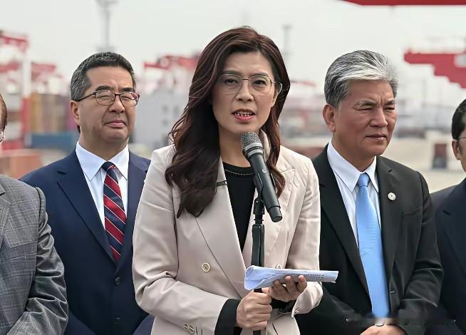 郑丽文陪同高虹安一起领表，在蓝营内部引起了反弹。聊湾区看世界盘点如下：第一。