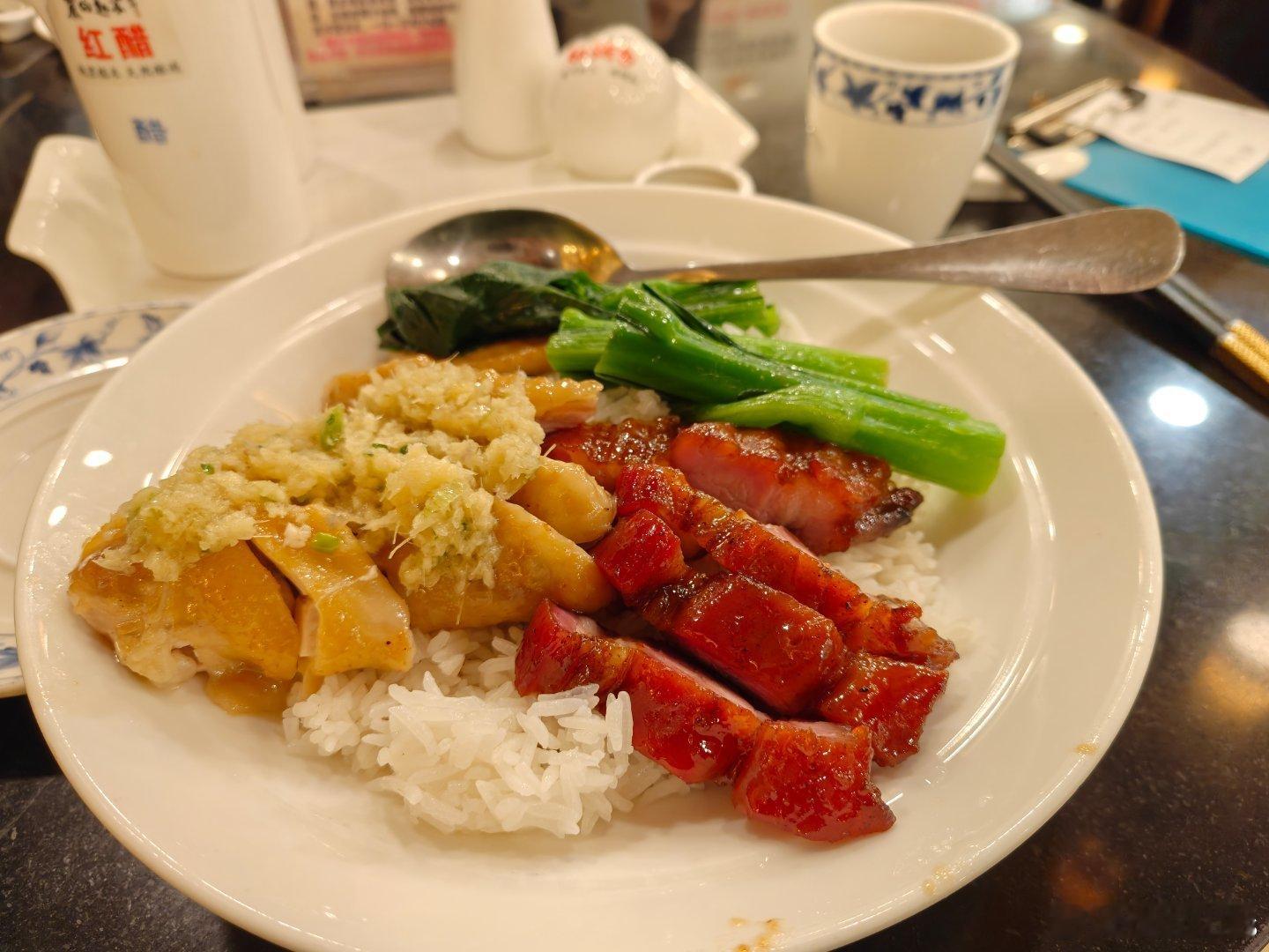 42蚊的叉鸡饭，贵是贵了点，但真系好食！一年无食丽的了，出品仲keep得住，d米