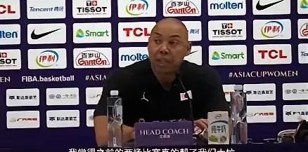 苏群说宫鲁鸣没问题，我说几个问题让他看看是不是问题。第一热身赛完全暴露，热身赛他