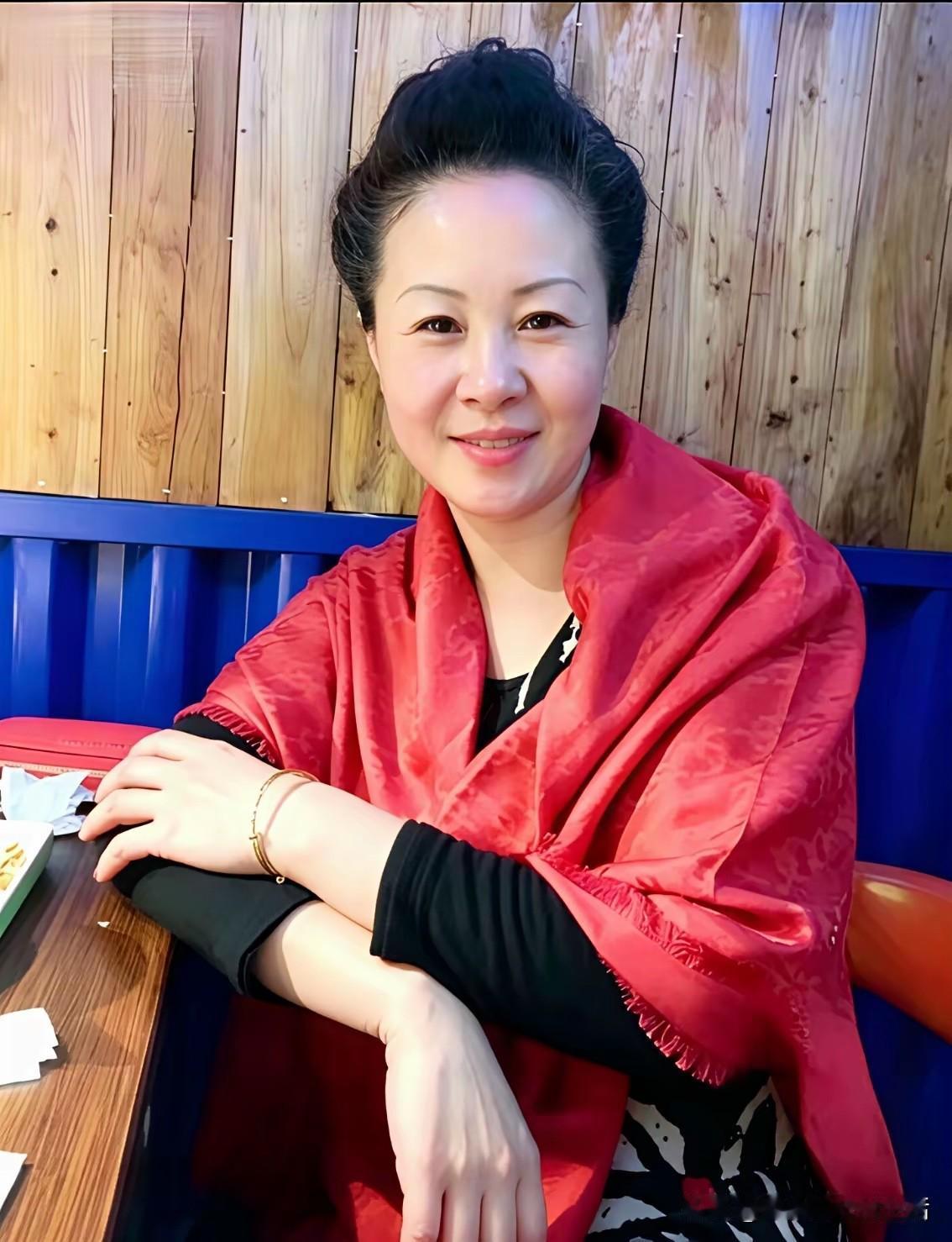 女人不能找比自己小太多的男人比如五岁以上是绝对不可以的除了裤裆那点事舒服以