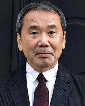 日本作家村上春树曾说：“我父亲是侵华日军，我从不吃中国菜，因为我不配，我也不生小