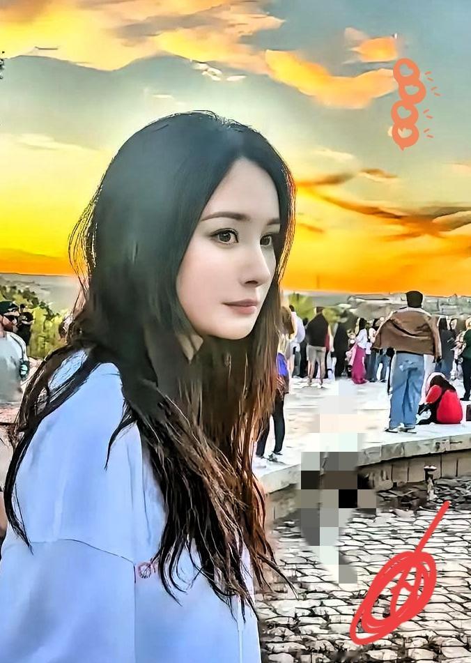 一个官宣，​让我们彻底看清了杨幂的人品，​这次香港大火，还在紧急救援中，杨