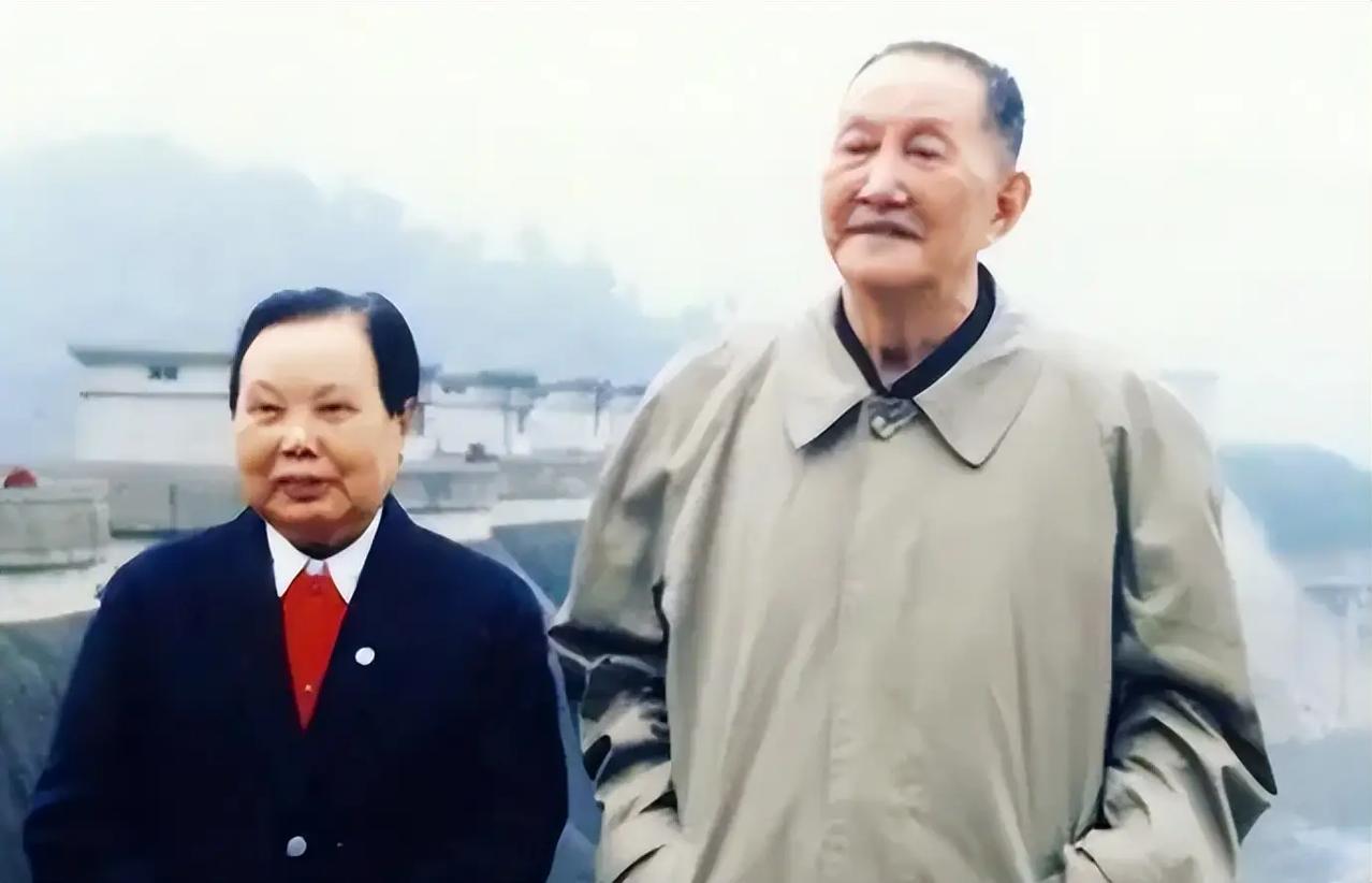 1951年，洪学智夫人张文为了寻找当年战乱中送走的亲生女儿，打听了大半天毫无线索