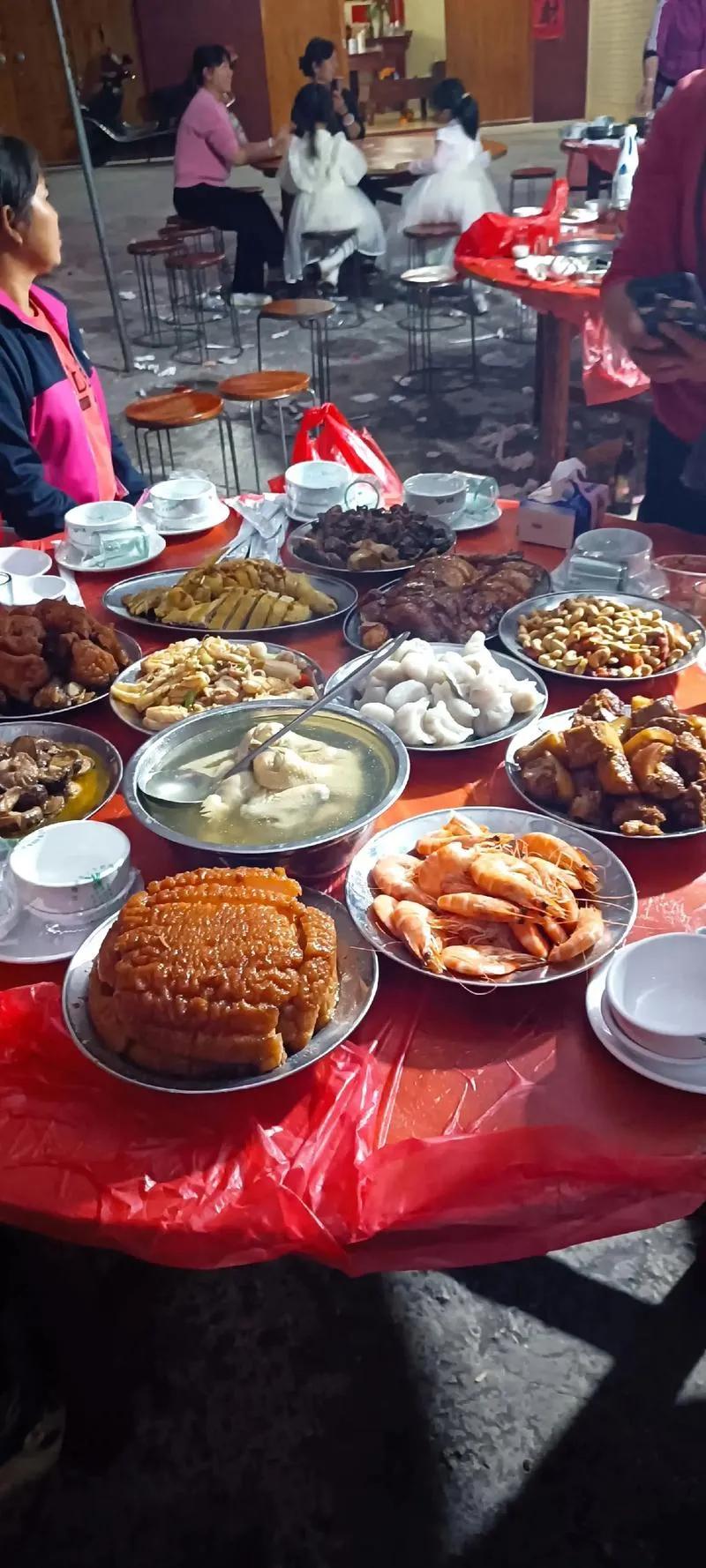 云南威信一天制止8起“无事酒”！不是不让办席，是刹敛财歪风12月29日，云