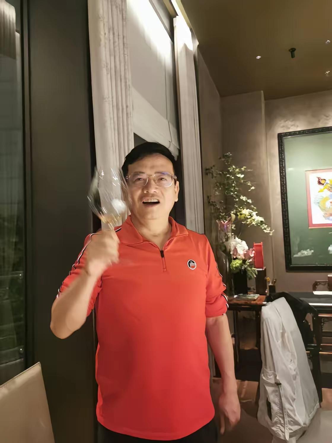 时间的复利！但斌今年60岁了，而且是春节过生日，迎来了第五个本命年。投资不是比谁