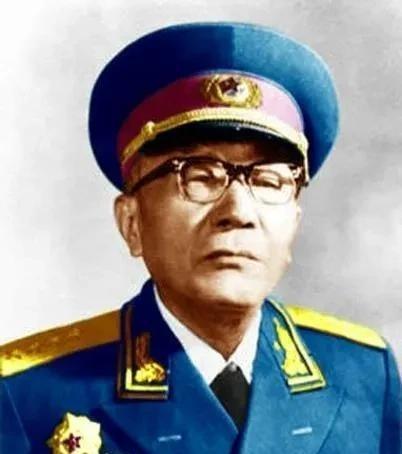 1980年，中纪委接到举报：主持总参工作的副总参谋长杨勇在京西宾馆设宴，欢迎来总