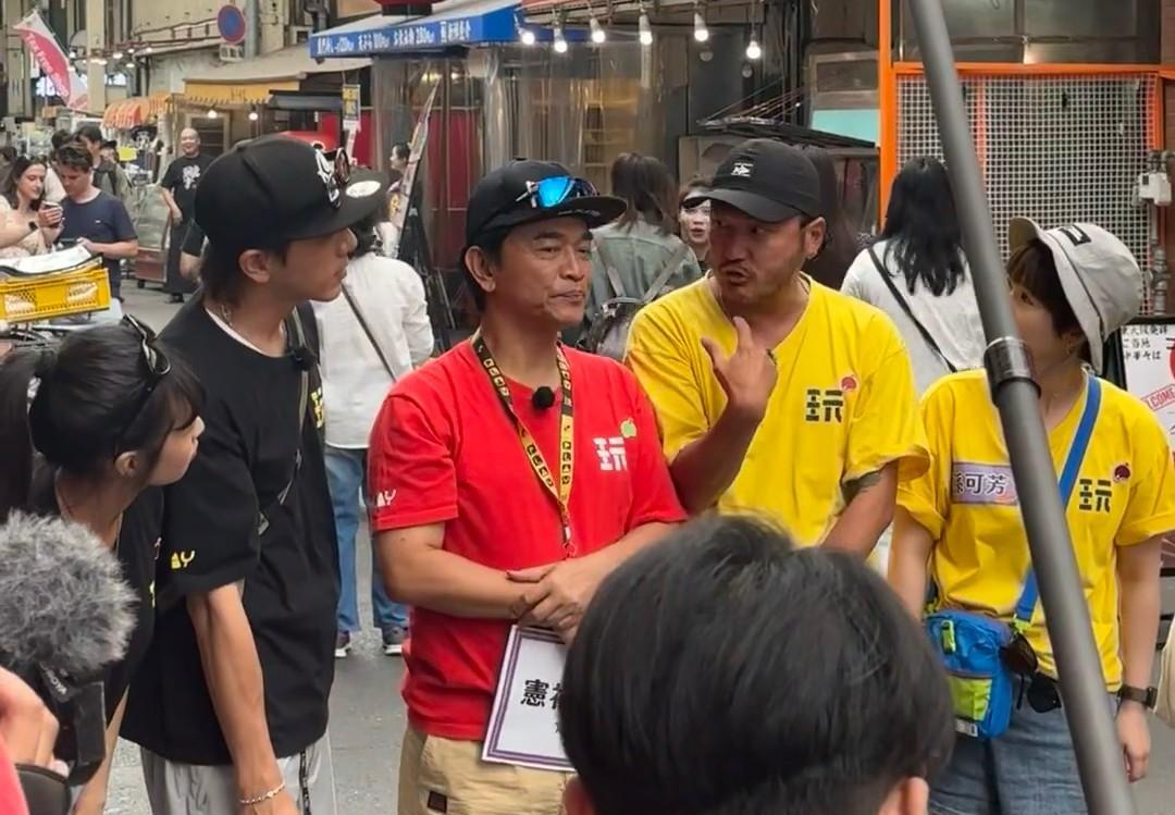 吴宗宪终于顶不住压力在结束樱花国综艺节目录制后、回到湾湾接受采访时被问：有看到