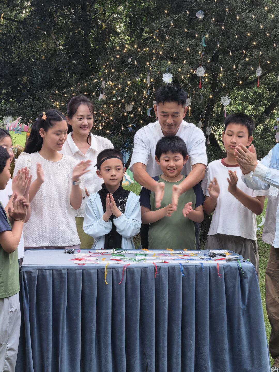 王志飞深耕听障儿童公益，核心是原生家庭创伤、童年共情体验、未尽孝道的补偿心理，并