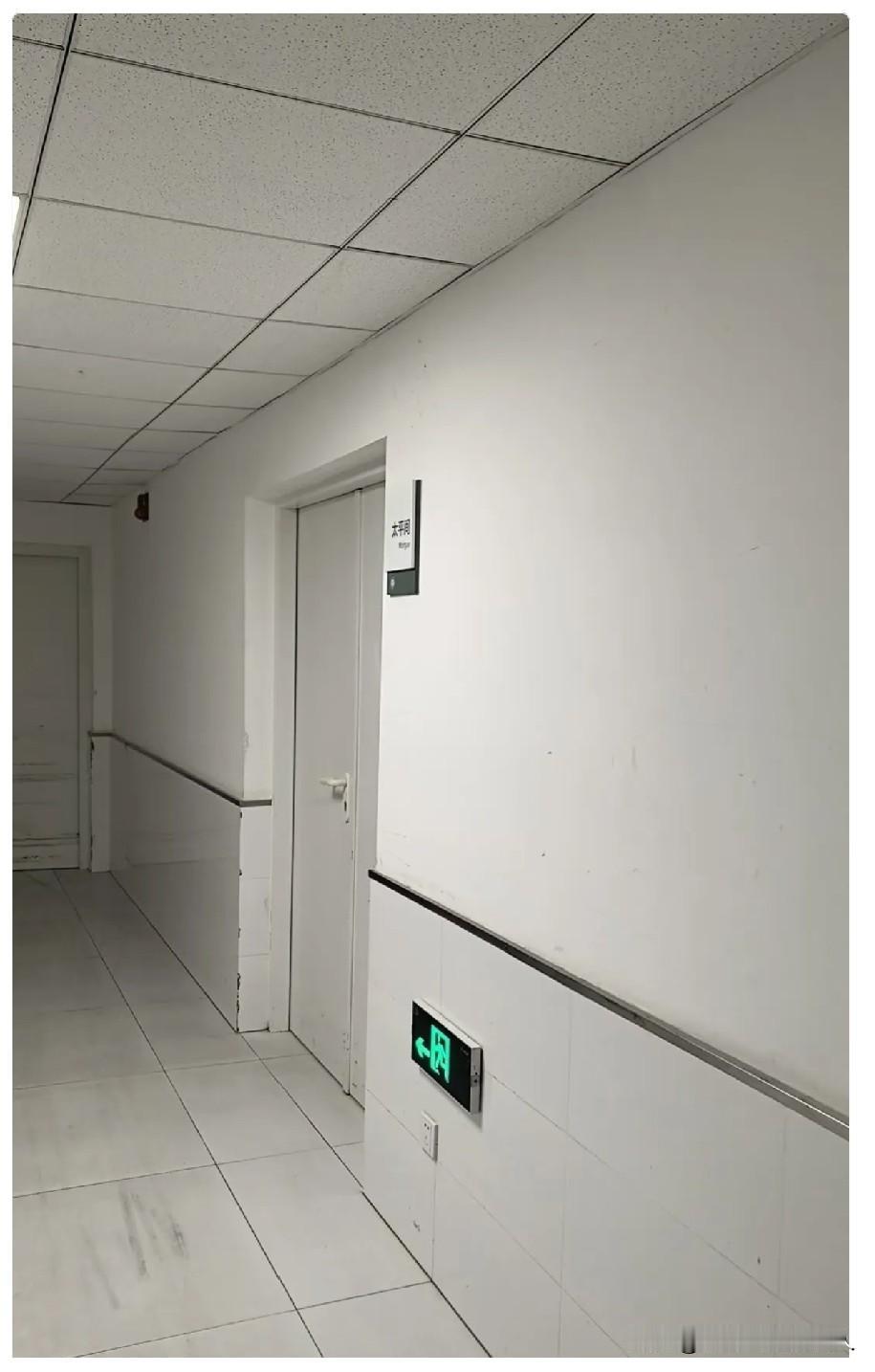 一位殡葬师聊过两件格外令人唏嘘的意外，全是年幼孩子无心之举酿成的悲剧。有位父