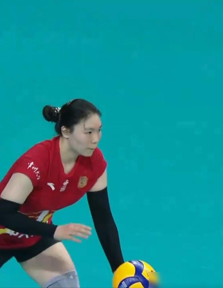 上海女排主场3-0复仇，发球13-1碾压江苏。总决赛第二场，上海队彻底醒了。