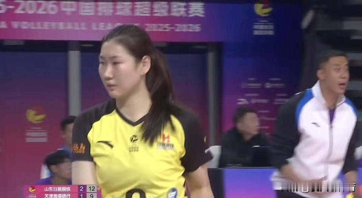 中国女排又崛起一位主攻新星，小将李晨瑄4局怒砍30分，山东女排也是硬气起来了，多