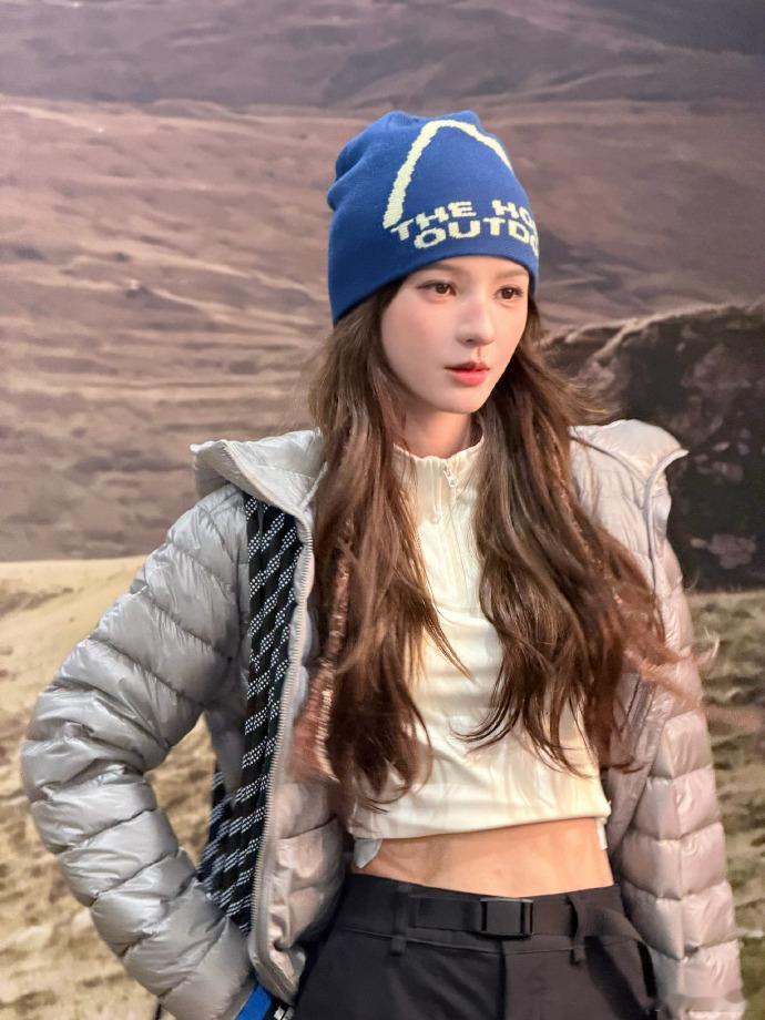 张予曦小雀斑张予曦怼脸这么萌小雀斑好可爱，怼脸也太萌了​​​