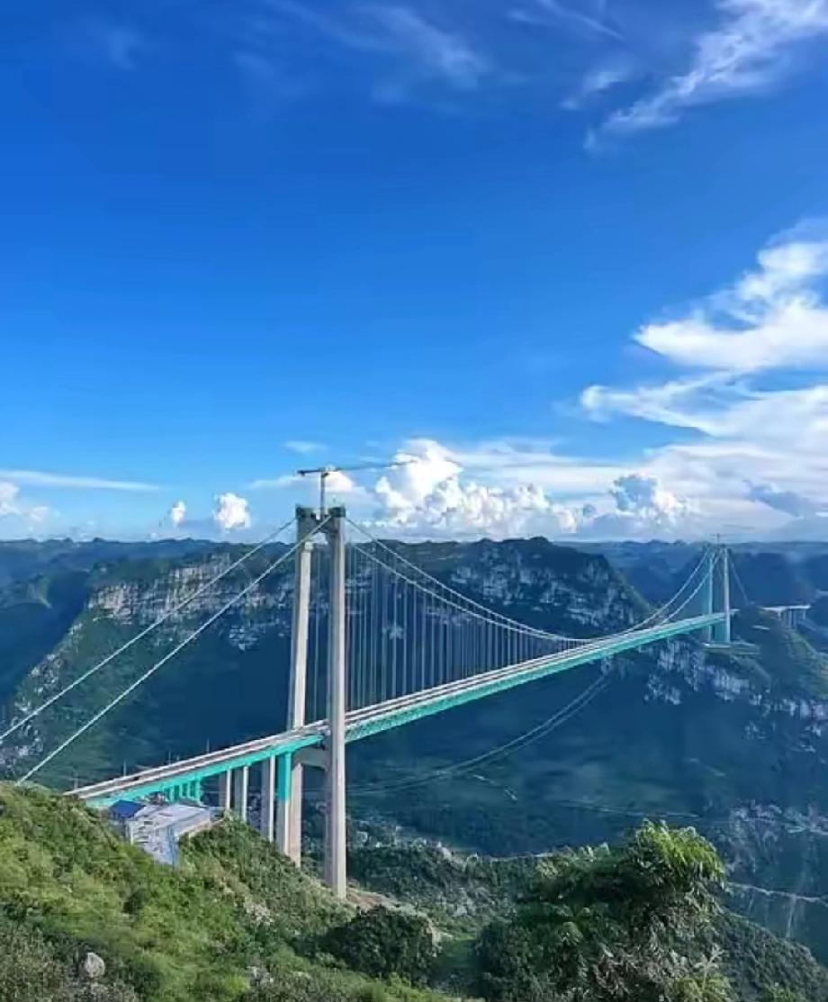 世界排名前十的高桥全在中国1花江峡谷大桥-贵州625米2高瑞高速都格北盘江
