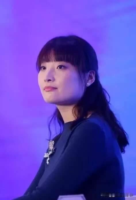 香港高等法院驳回宗馥莉上诉许可，维持18亿美元资产冻结令。宗庆后遗产纠纷里，宗馥
