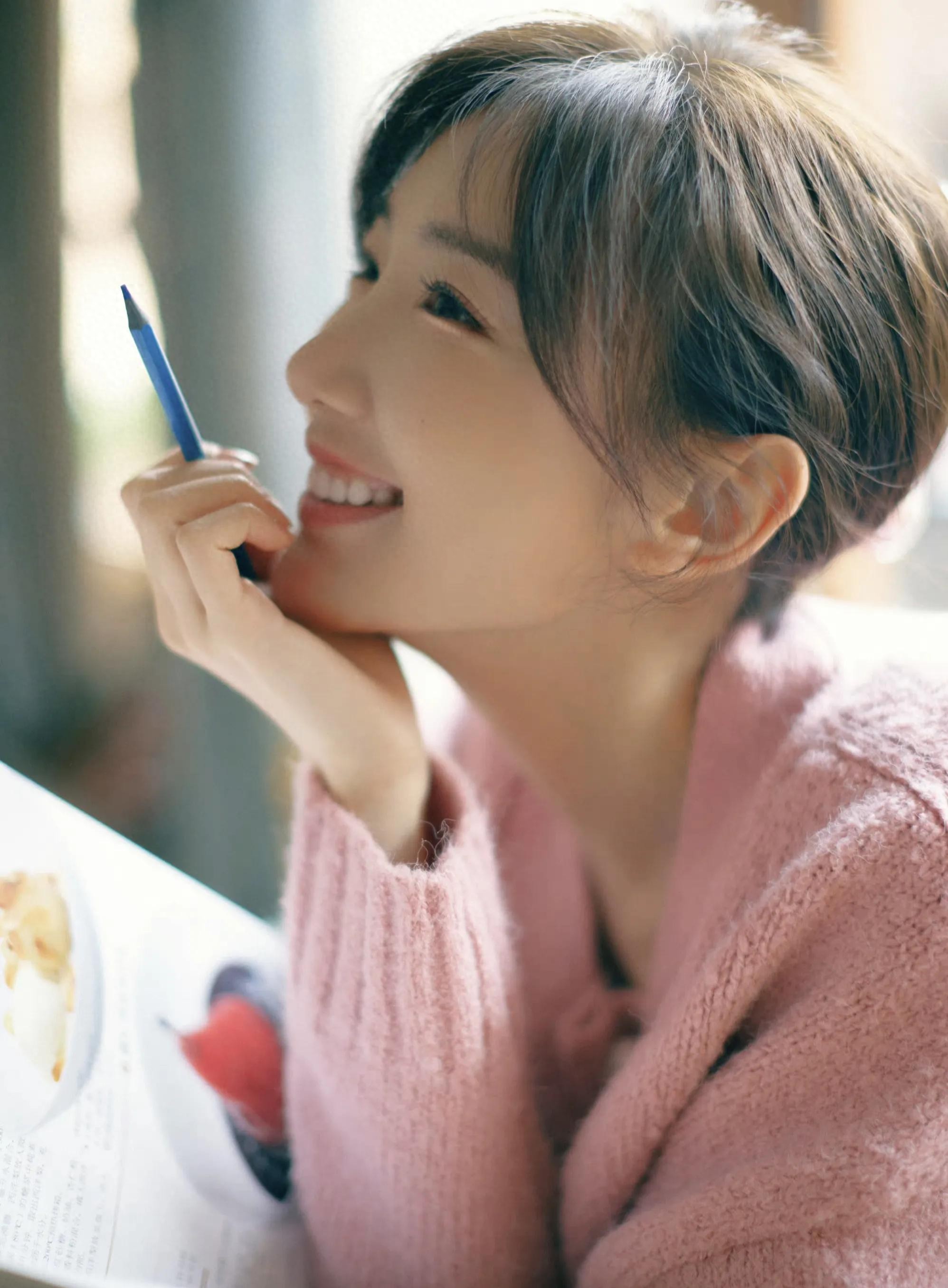 女星毛晓彤写真集：秀丽清秀、甜美靓丽
