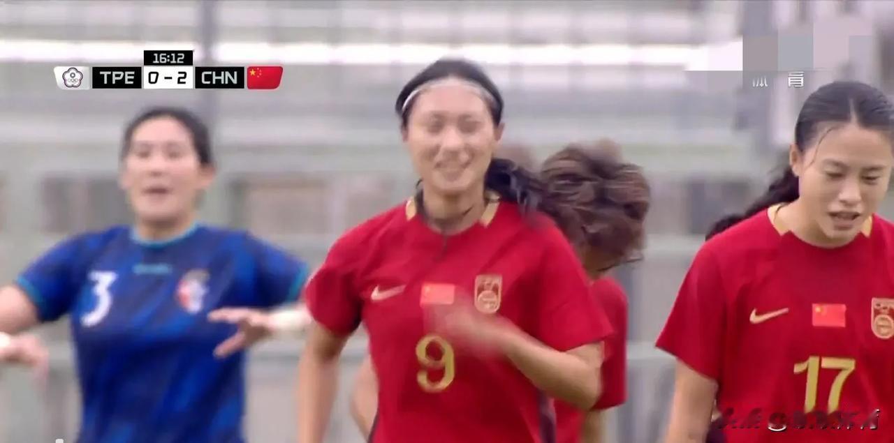 【中国女足沈梦雨远射破门，2-0领先】东亚杯女足赛，上半时第16分钟，中国女足