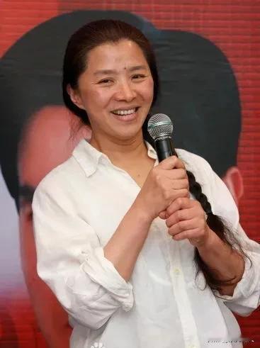 这个女演员厉害了，演过赵丽颖的婆婆，演过闫妮的婆婆，如今在《生万物》里又成