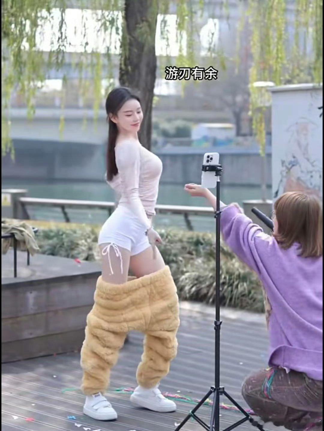 或许你们爱看到视频就是这样拍摄的 ​​​