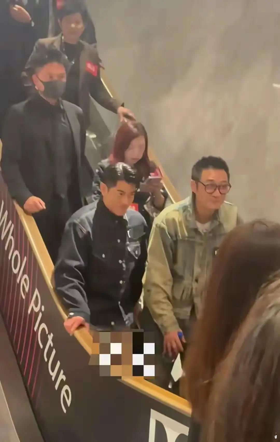 郭富城吴镇宇现身香港首映礼，这状态谁能看出是能领老年卡的年龄！！！！！