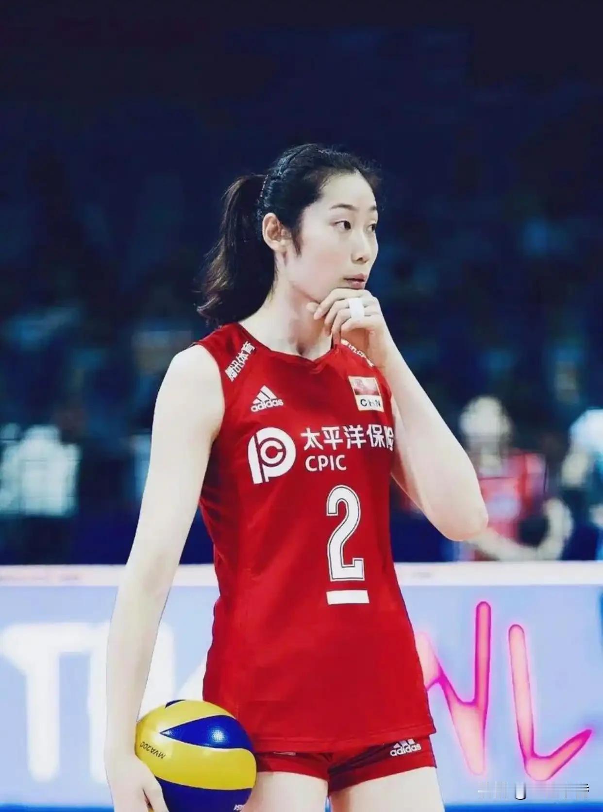 中国女排2号球衣必须专属朱婷吗?我认为中国女排2号球衣应当为朱婷保留，不应