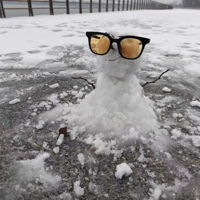 肖战晒东北雪景照肖战发靓肖战发靓，肖战晒东北雪景照，感受到了来自我们战战的