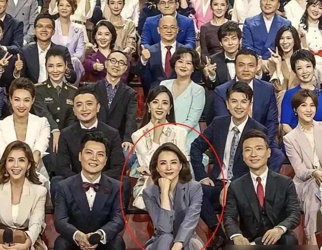 董卿近期被拍到身体状况不佳，从央视顶流出走背后有健康隐患。传闻其老公密春雷涉及财