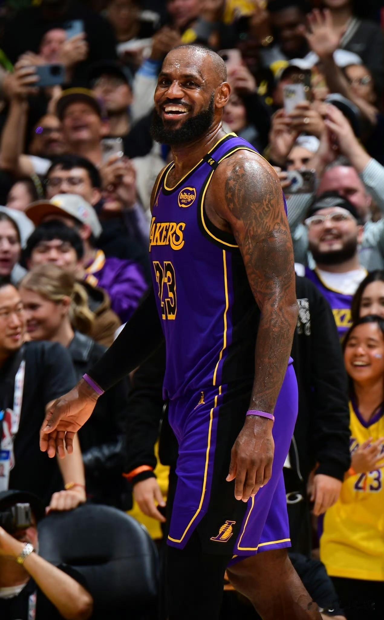 湖人23分惨败火箭，遭遇三连败了……[笑着哭]——东契奇，25分5篮板7助攻，