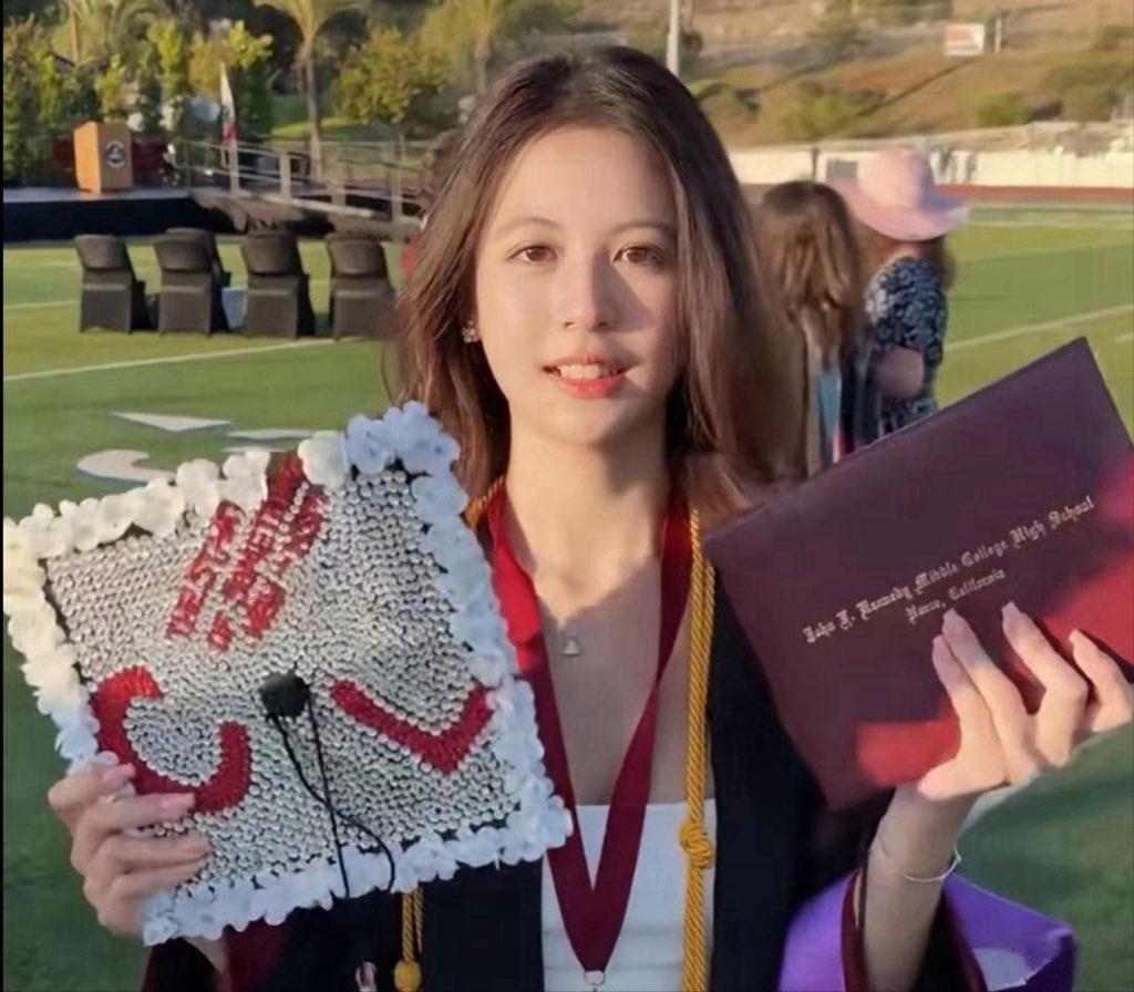 翁虹女儿被名校录取，完美继承了妈妈的基因甚至比妈妈更好看“万万没想到真切发生