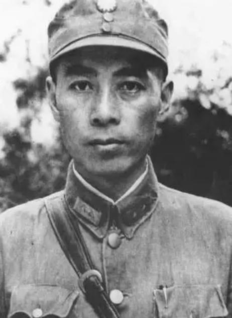 蒋介石为什么不动周恩来？他不是不想动，是不敢动，是动不起。老蒋最会“算账”，真动