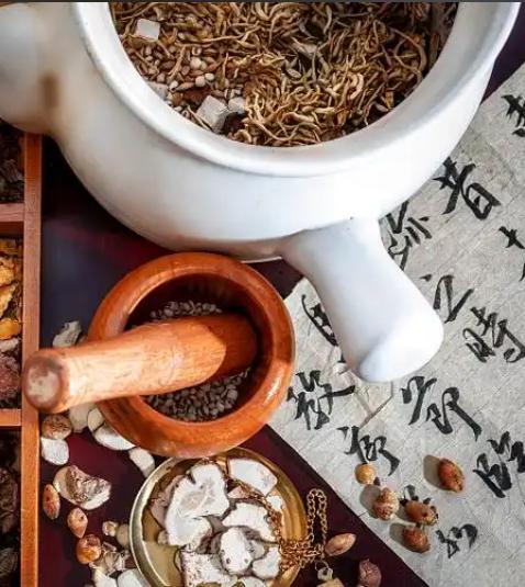 胁肋刺痛，胆腑气滞！一张经典方，专克“湿热瘀结”，化解胆结石！胁肋刺痛，右上