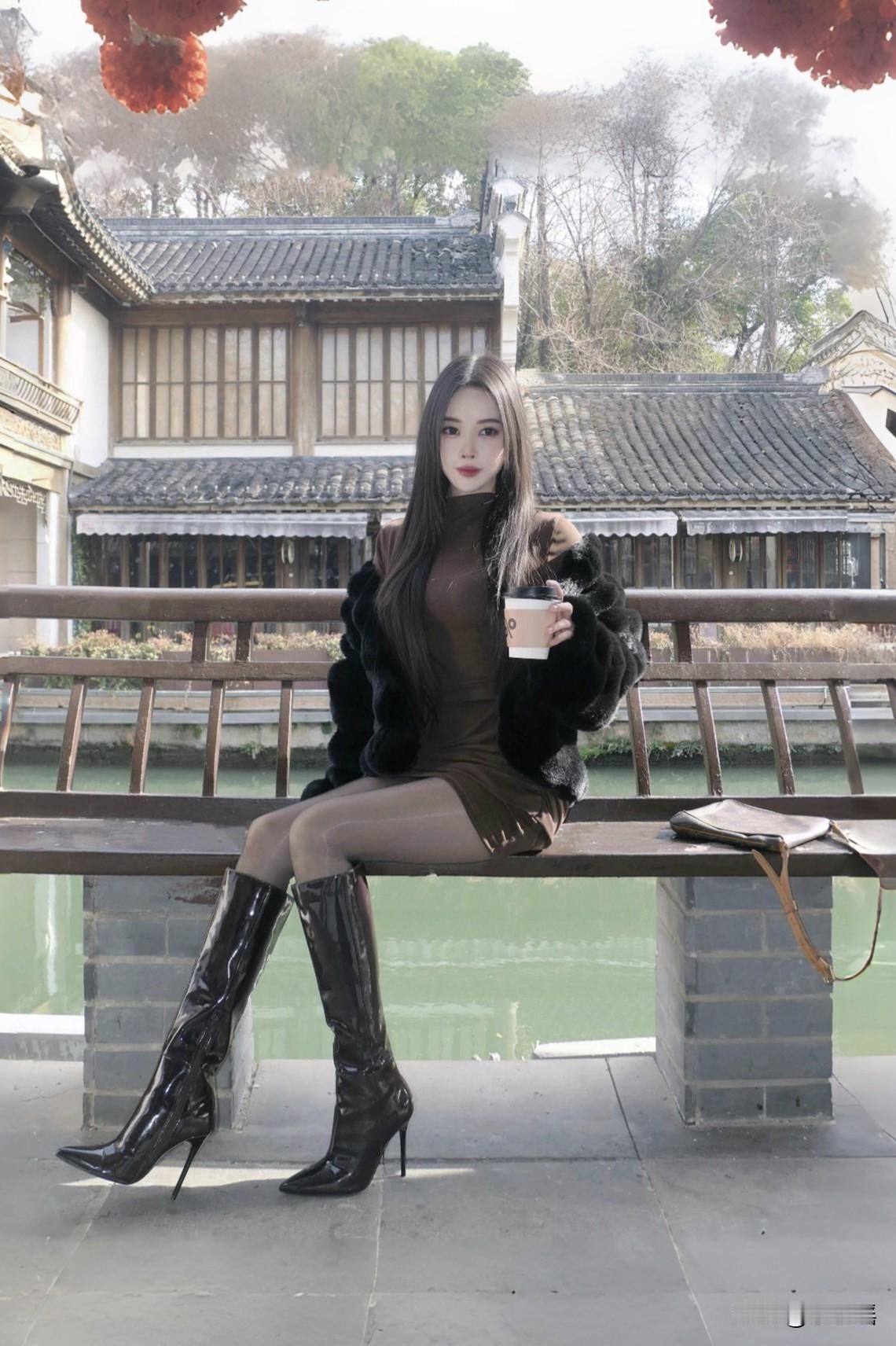 分享秋冬穿搭貂绒配皮靴，原来越有。够黑穿搭，哥哥最爱。