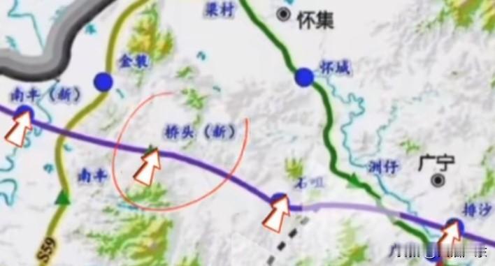 肇庆（广宁怀集）应尽快建成这条高铁公路，否则节假日必然堵车。广东流动人口达