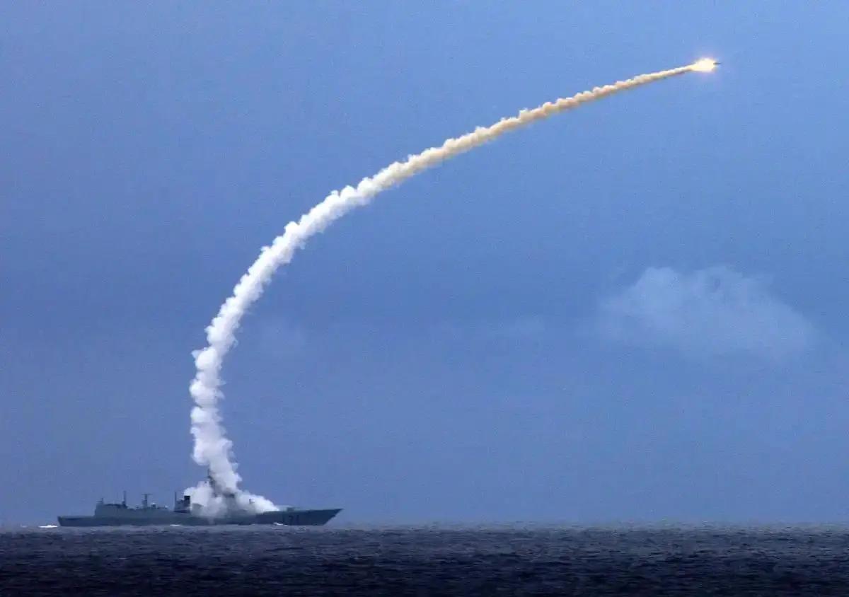 俄罗斯似乎还活在“雅尔塔时代”的幻觉里,以为导弹一响,整个世界都会紧张。但这回,