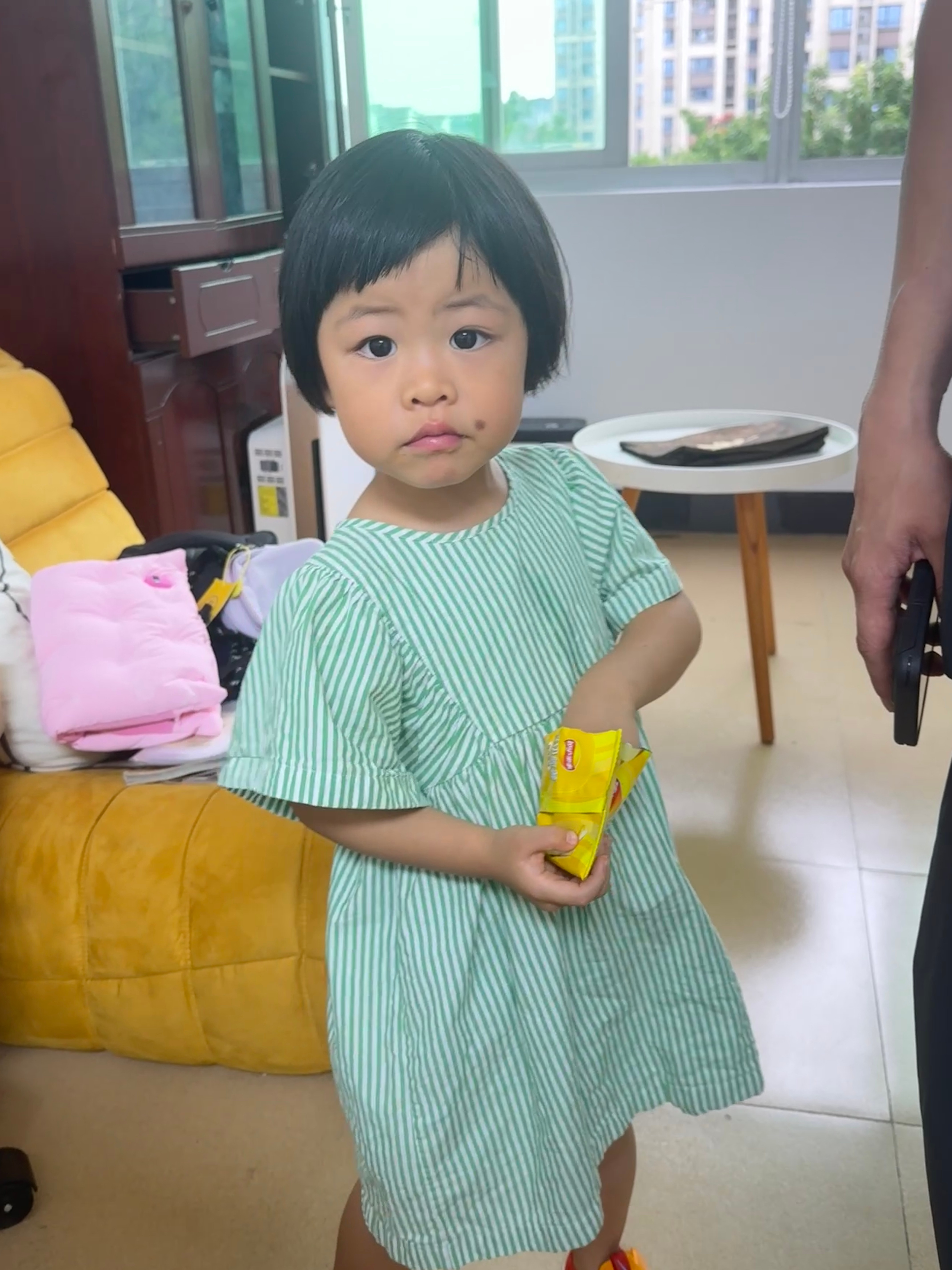 球菇来妈妈临时办公室视察了