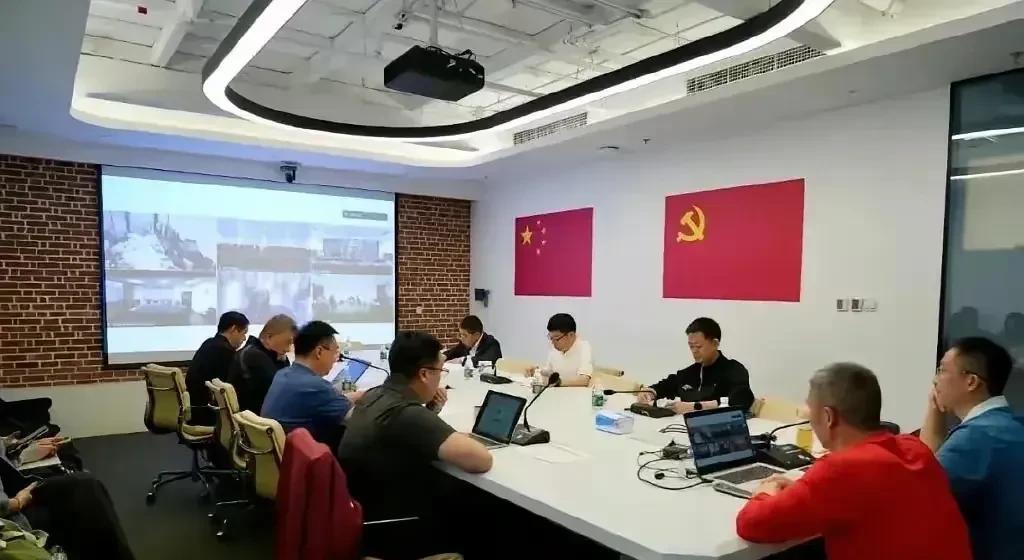 辽粤天塌下来了，民营球队彻底无缘夺冠了近日CBA决定把归化的权利下放到俱乐部，