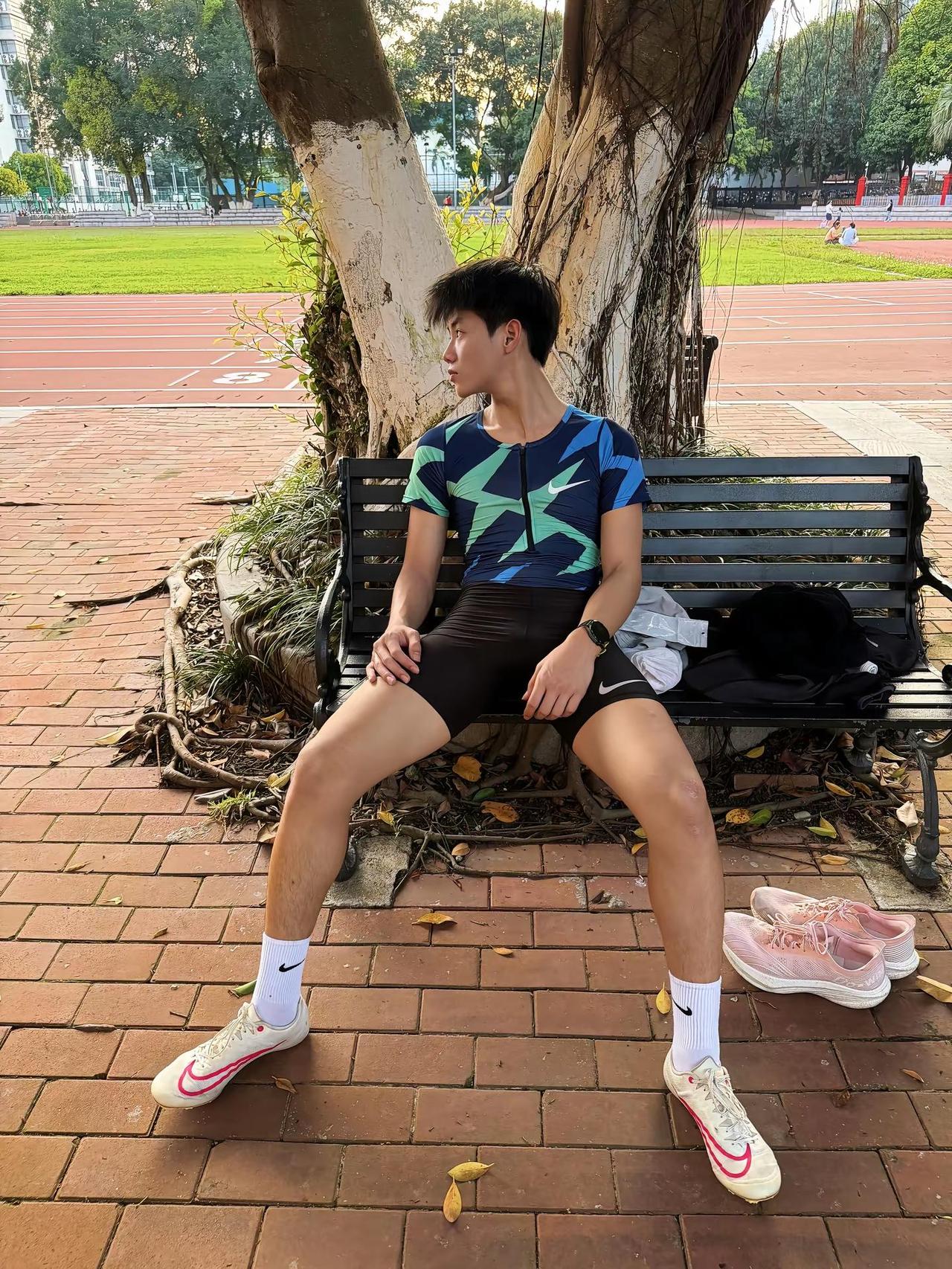 我不在乎外界是怎么传我的，了解我的人，自会知道我是什么样的人校园生活ootd每