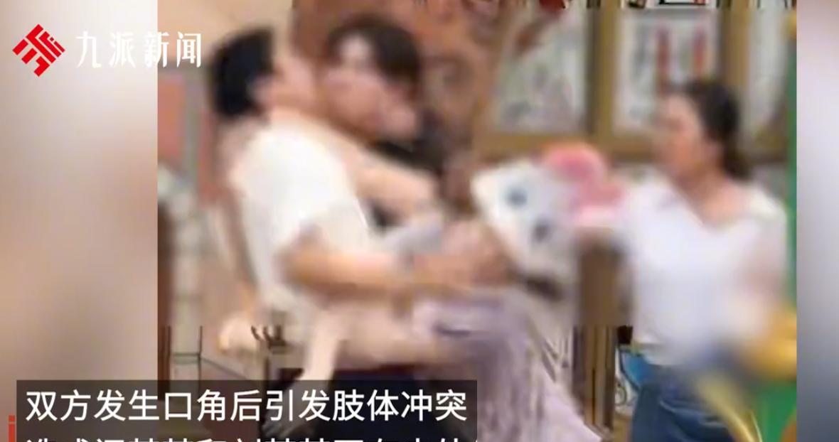 破案了！迪士尼打架的原因，根本不是网传的“插队”，也不是小孩子打闹！事情发生在
