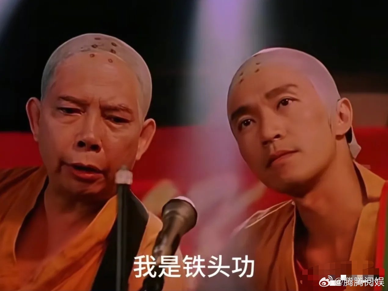 才发现一件很神奇的事情！周星驰拍了一部电影《少林足球》，张卫健就拍了一部电视剧《
