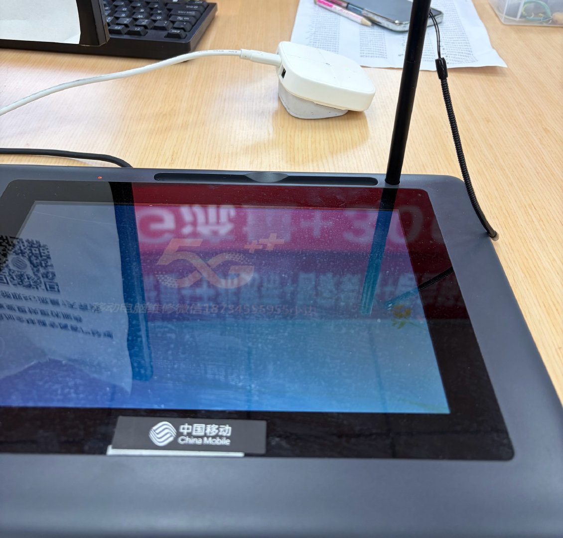 制约iPhoneAir的还有一点就是eSIM卡，有的营业厅可以办，但是不能补办实体卡，有的营业厅不能