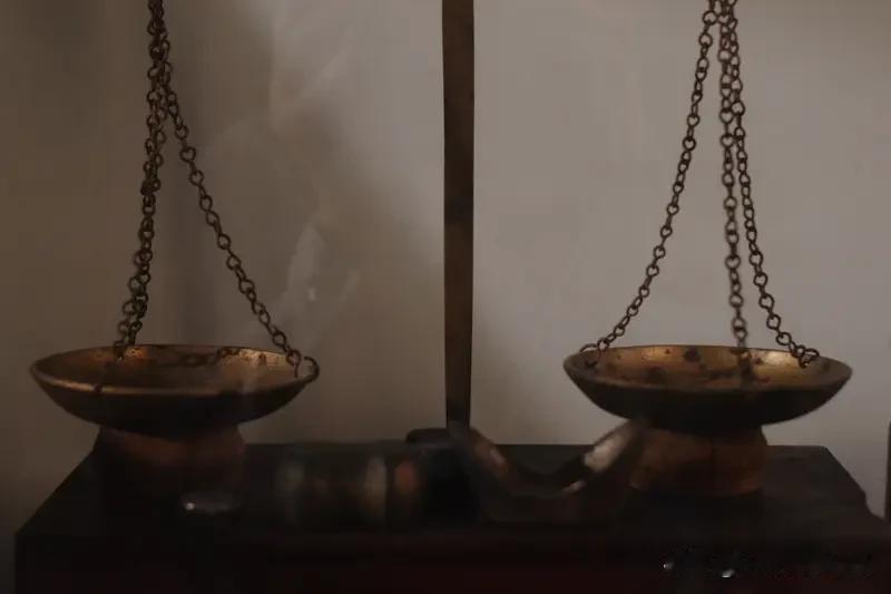天秤座会被什么样的人吸引呢?天秤座优雅且情商高，他们被吸引的点还挺特别。气质对