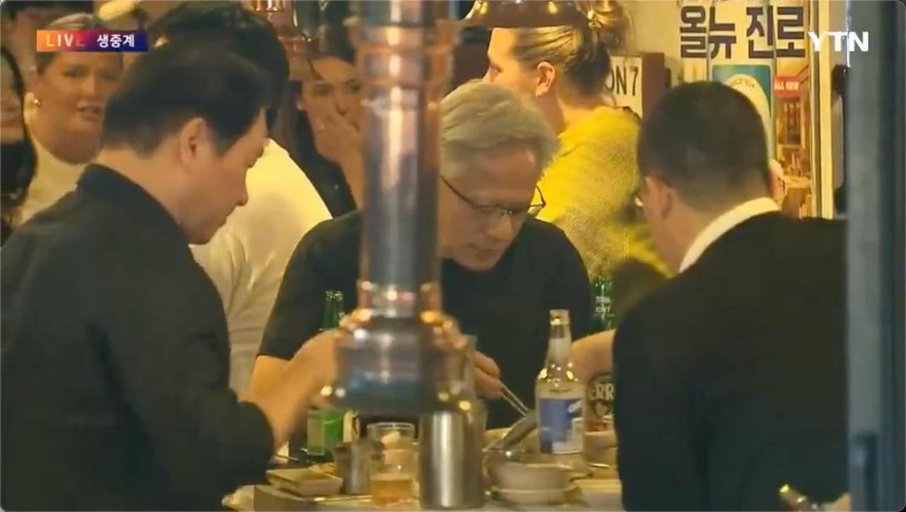 存储双雄一个季度赚走9000亿韩国存储芯片杀疯了一个季度，赚走9000亿