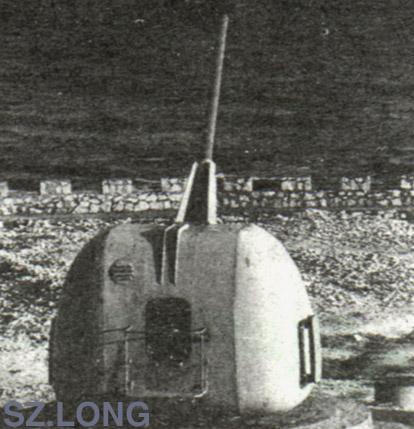 100mm舰炮在进行陆地射击试验，这门炮可能是当年从法国进口来的原装产品，也算是