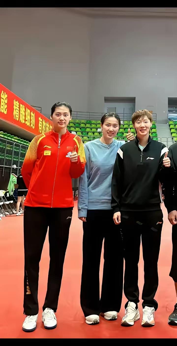 陈幸同陈熠晋级香港总决赛女单八强同同4:2石洵瑶7:11，11:3，